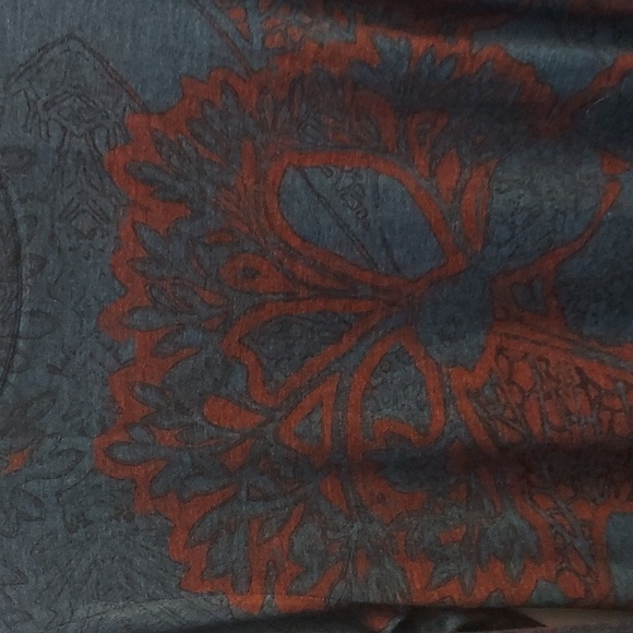 SOFT SURROUNDINGS Floral Renaissance Long Sleeve Asymmetrical Tunic Top - Picture 9 of 12